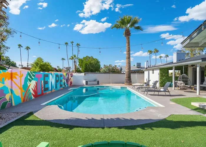 Holiday home Gem Mural Art Garage Near Freeway Tempe